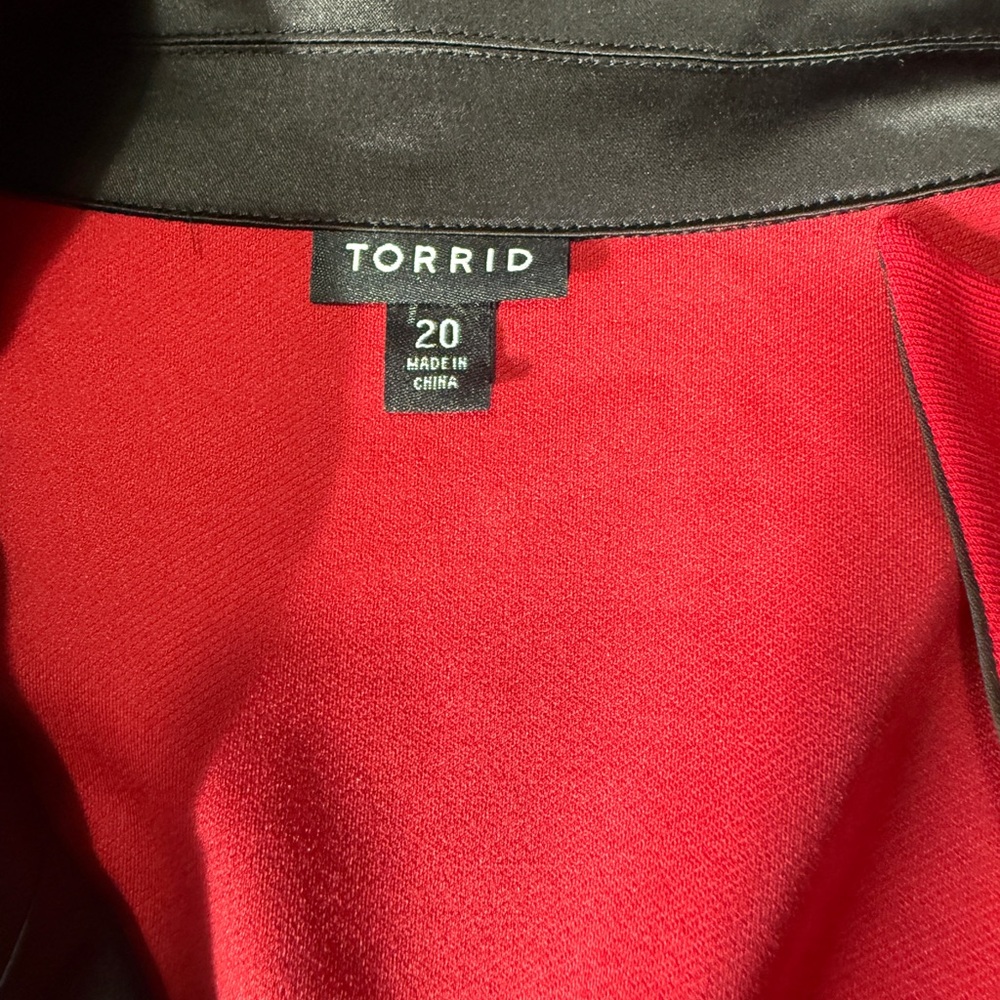 Torrid Red Tuxedo-Style Wrap Dress Black Satin Trim Size 20 - Picture 7 of 9